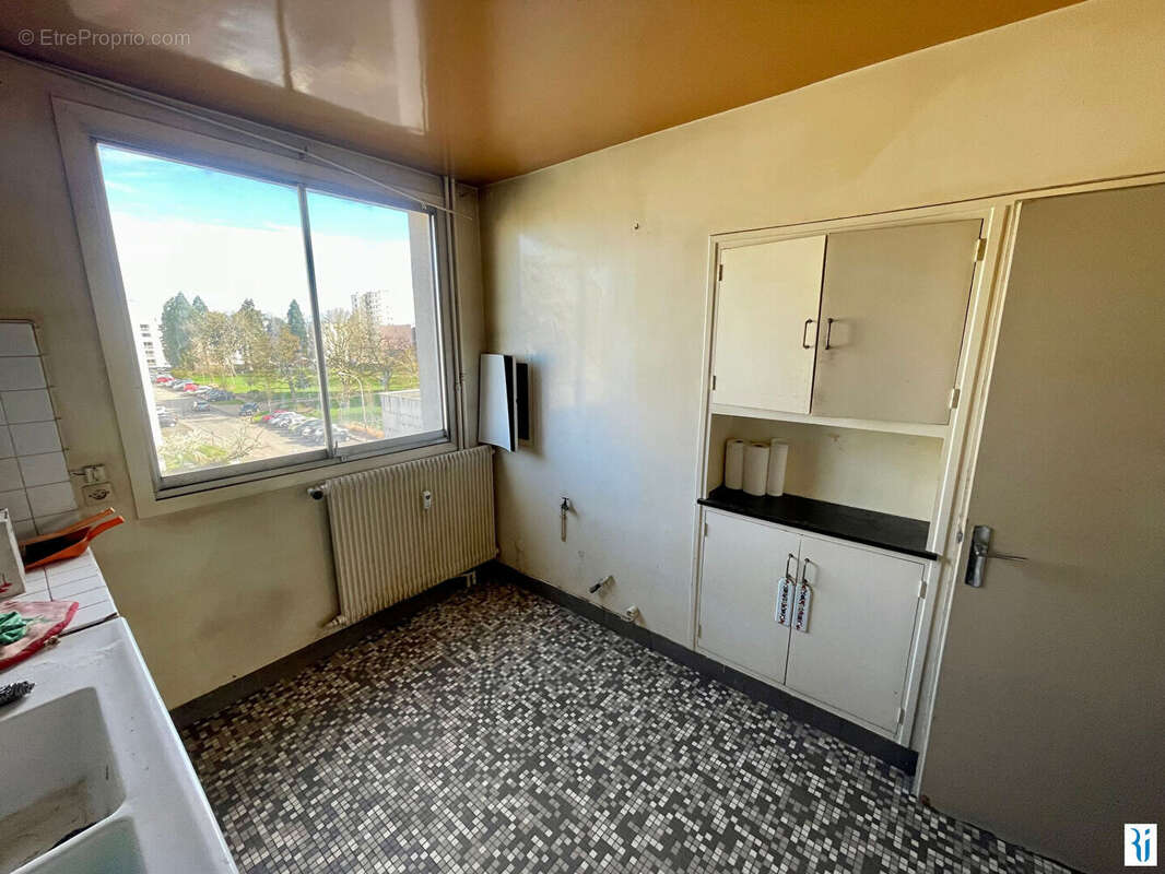 Appartement à MONT-SAINT-AIGNAN