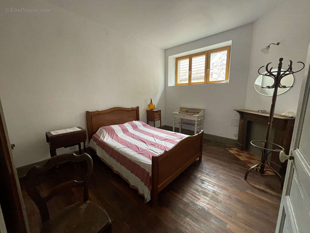 Maison ancienne avec grange et deuxième habitation - photo 10
