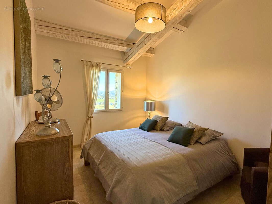 Maison à FORCALQUIER