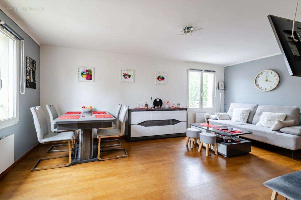 Appartement à LOUVRES