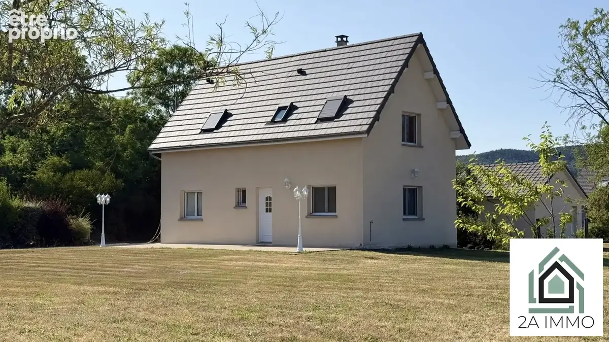 Maison à SAINT-PIERRE-ROCHE