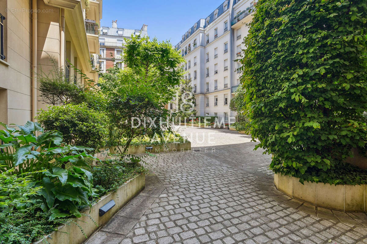 Appartement à PARIS-18E