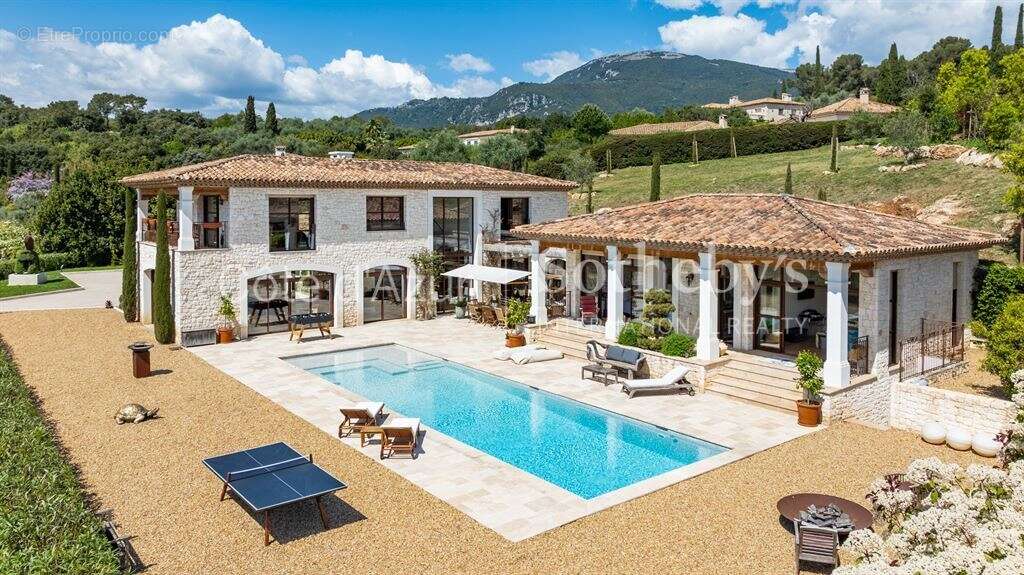 Maison à ROQUEFORT-LES-PINS