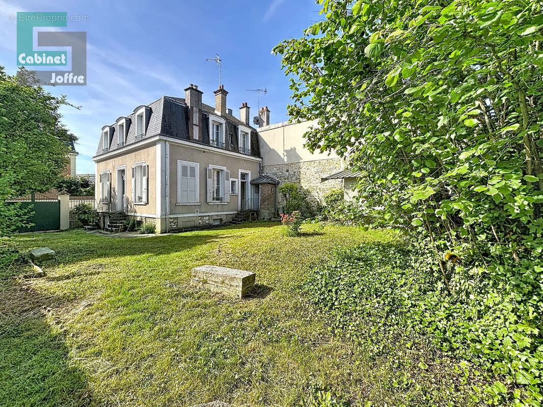 Maison à FONTAINEBLEAU