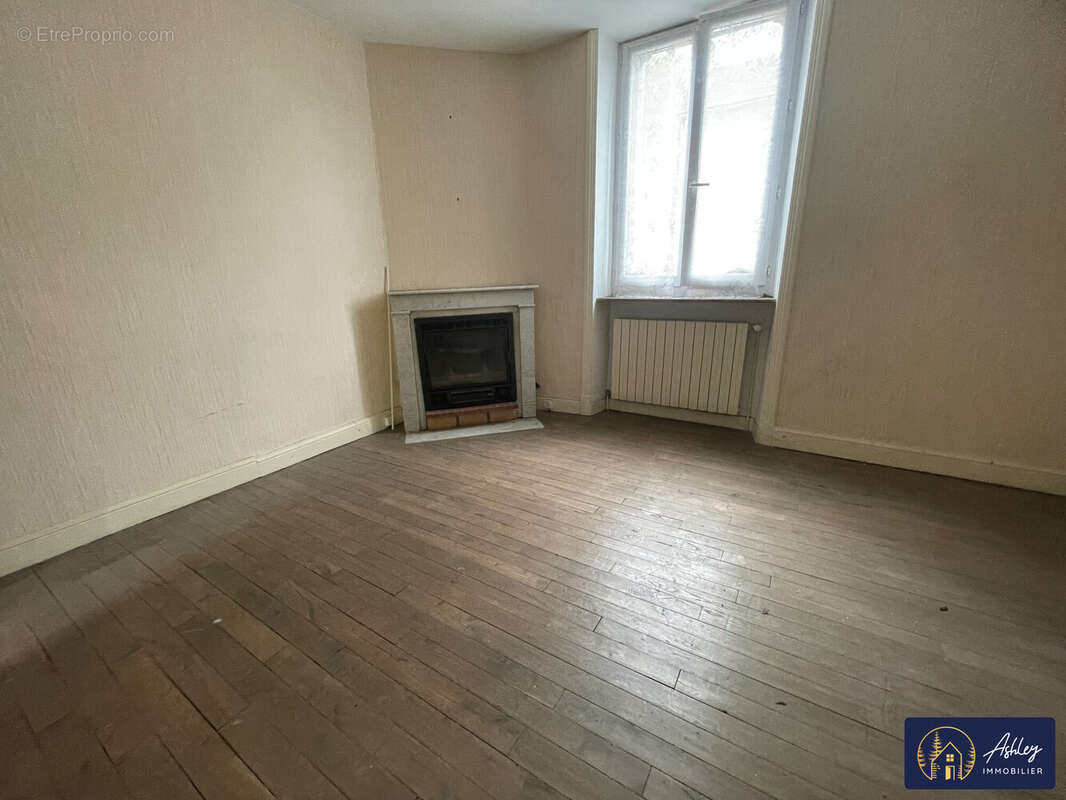 Immeuble 2 appartements YDES - Appartement à YDES