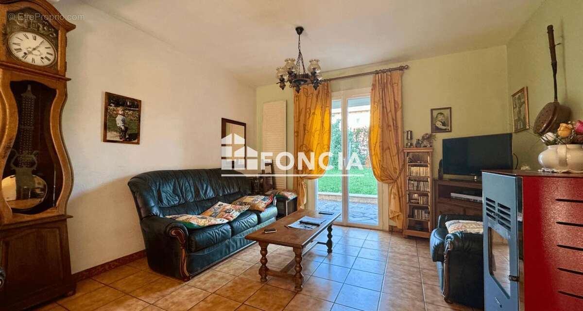 Maison à ONET-LE-CHATEAU