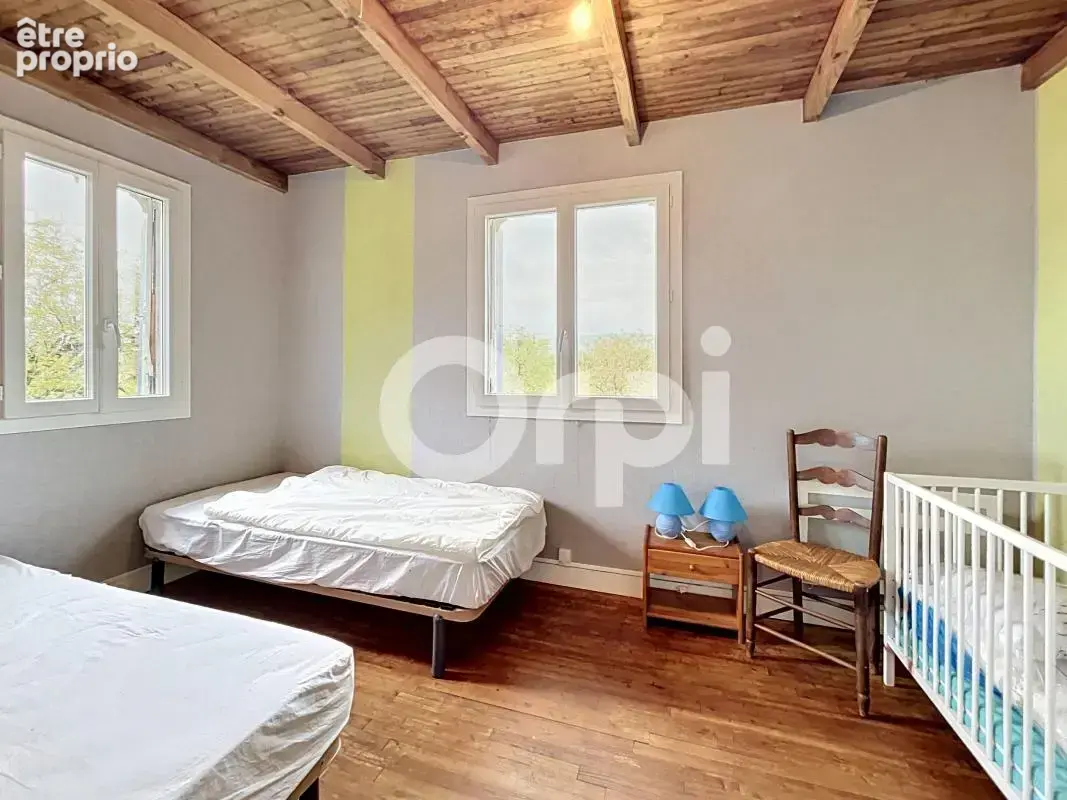  Grande maison familiale ou gîte – Est de Périgueux – 5 chambres, bureau, terrain dont partie constructible - photo 9