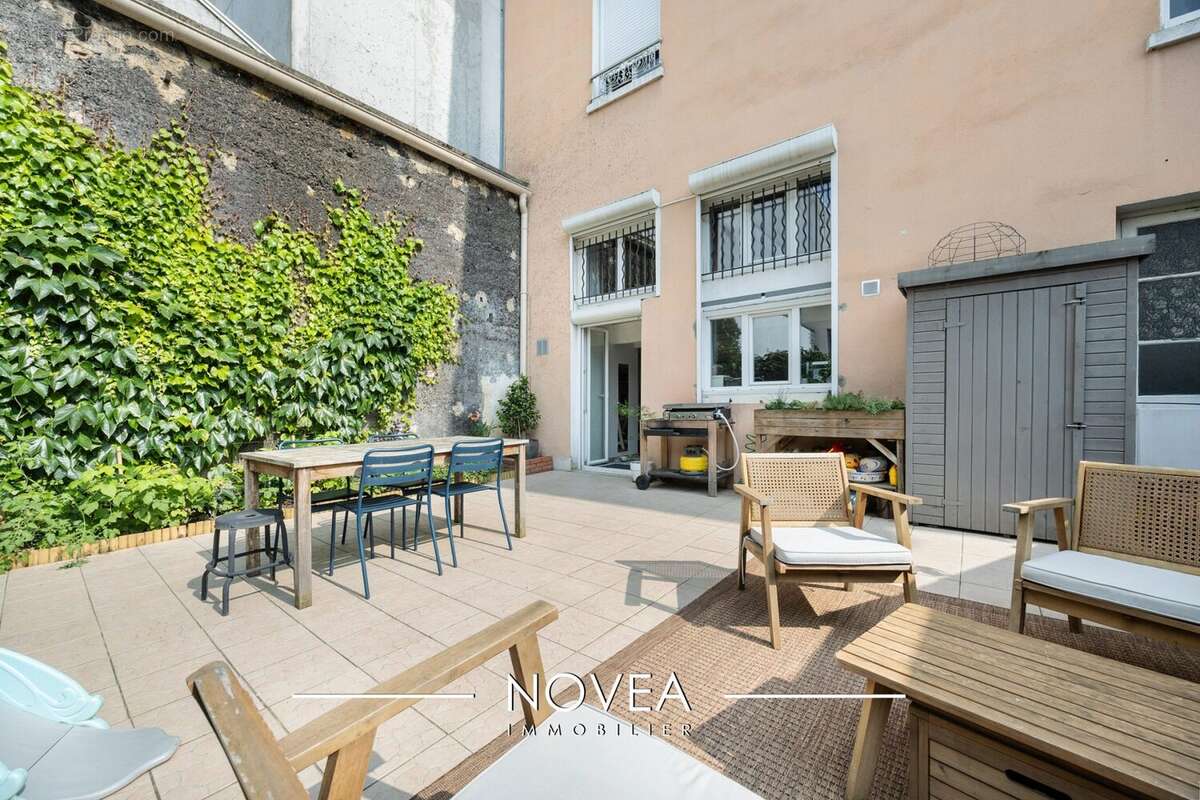 Appartement à OULLINS