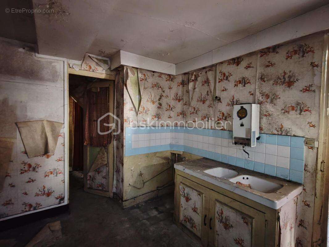 Maison de ville et grange à rénover entièrement - photo 5