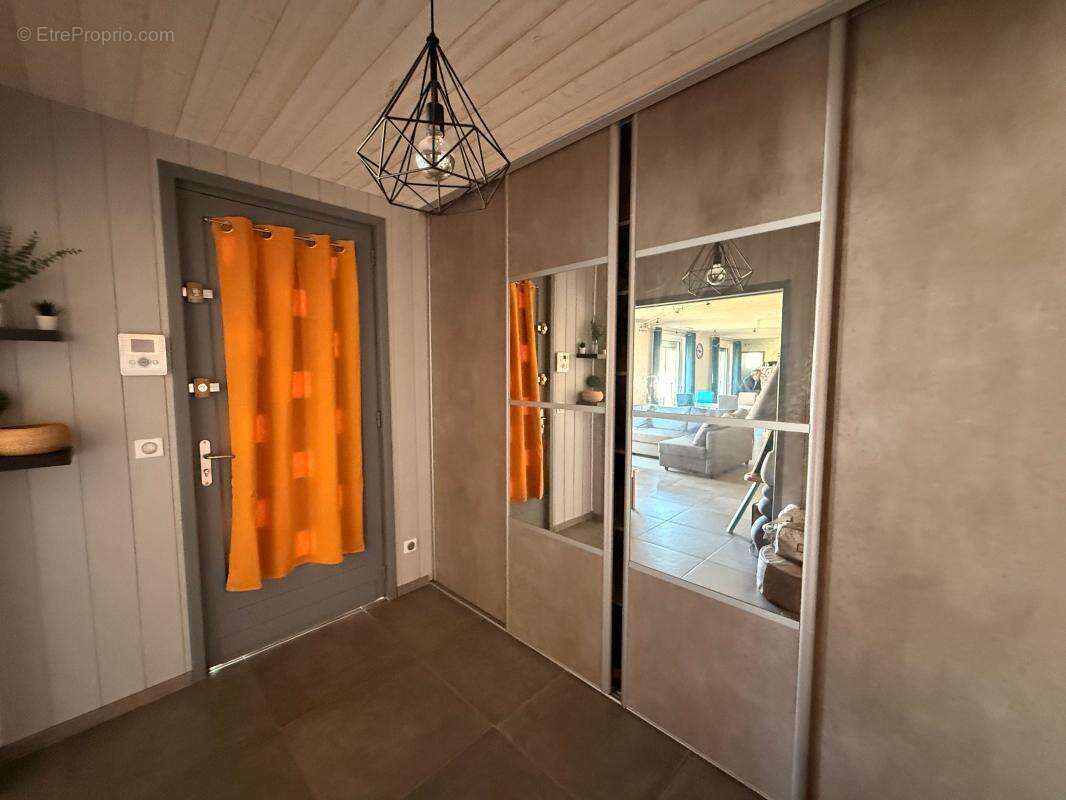 Maison à LA SALVETAT-SAINT-GILLES