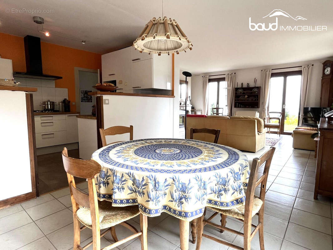 Maison à SAINT-NIZIER-DU-MOUCHEROTTE