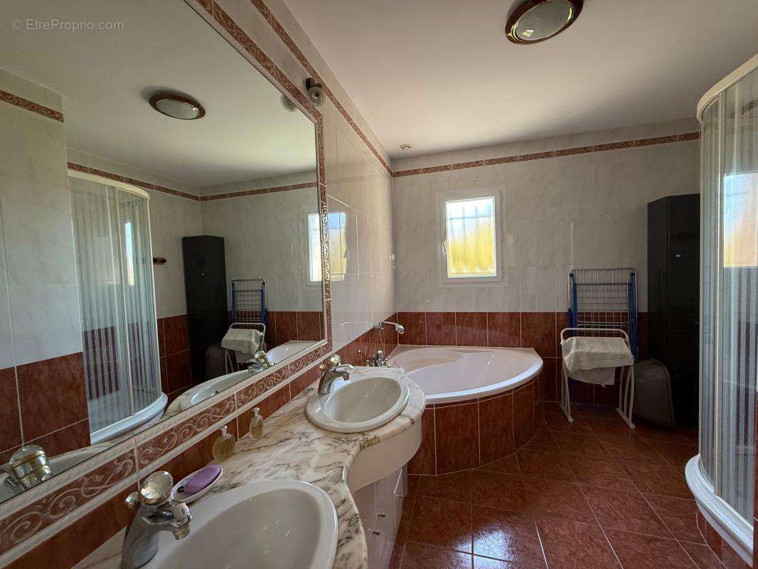 Maison à LABLACHERE