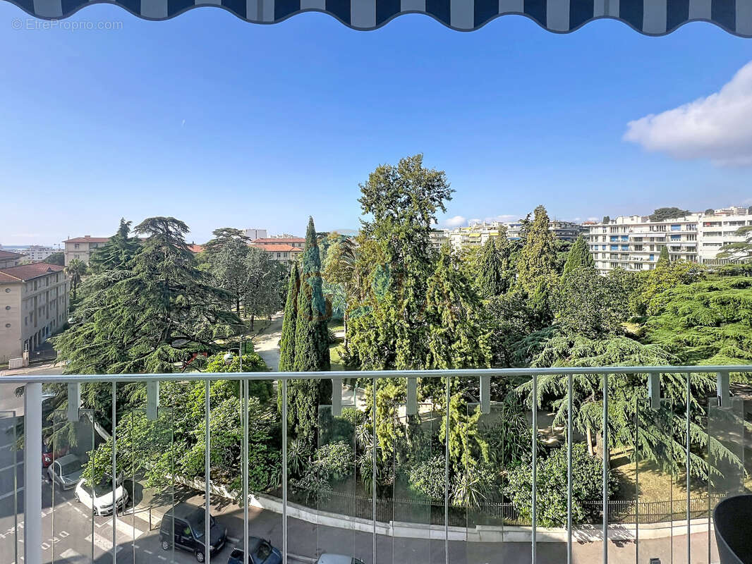 Appartement à LE CANNET