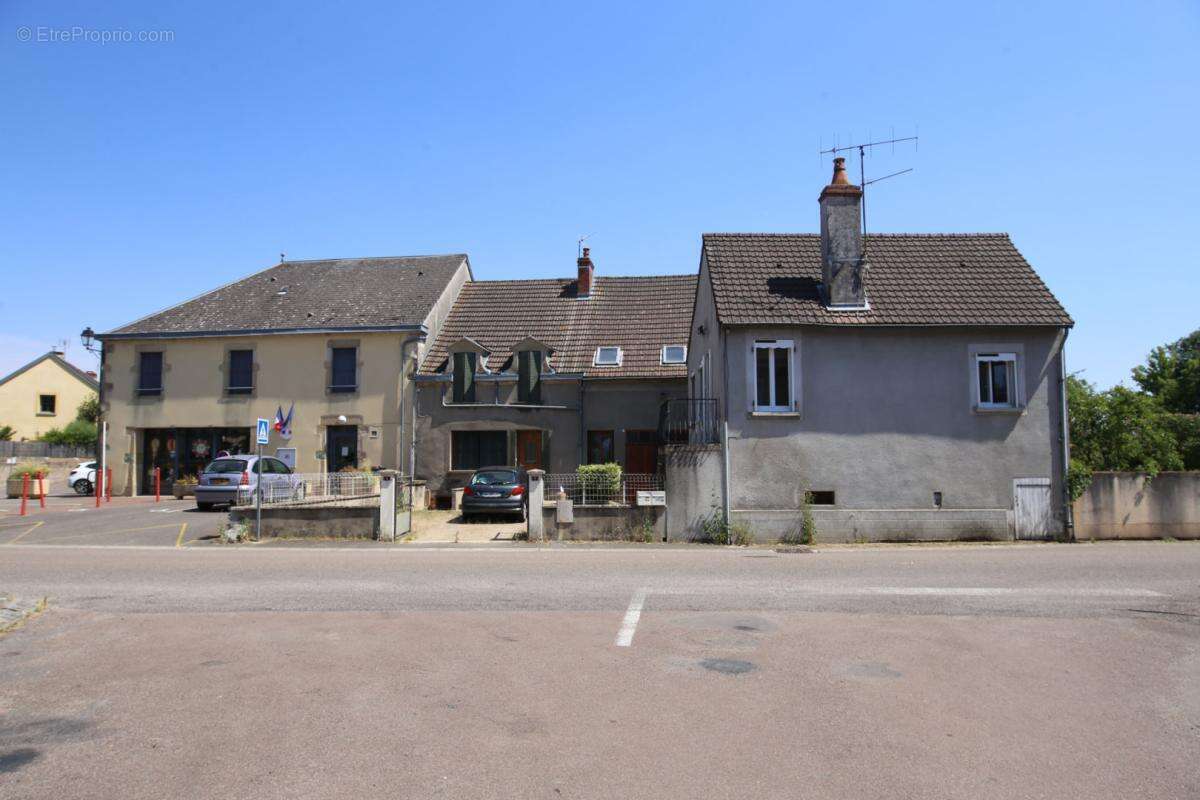 Maison à DRACY-SAINT-LOUP