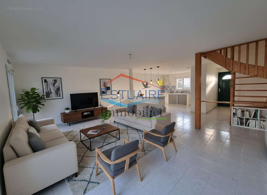 Maison à SAINT-ETIENNE-DE-MONTLUC