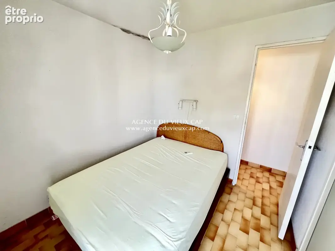 Achat cap d'agde - quartier vieux port - t2 cabine - parking prive - belle vue sur canal - photo 9