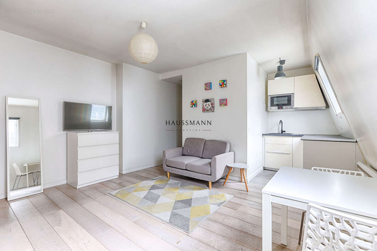 Appartement à PARIS-17E
