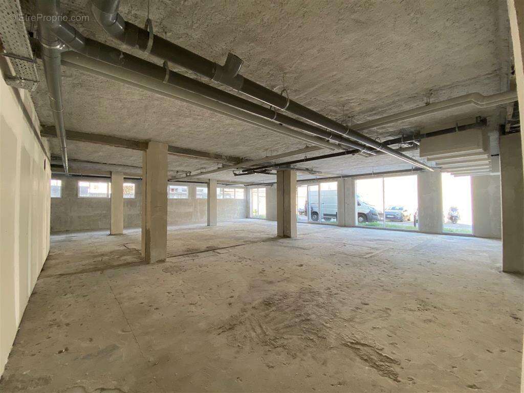 Commerce à IVRY-SUR-SEINE