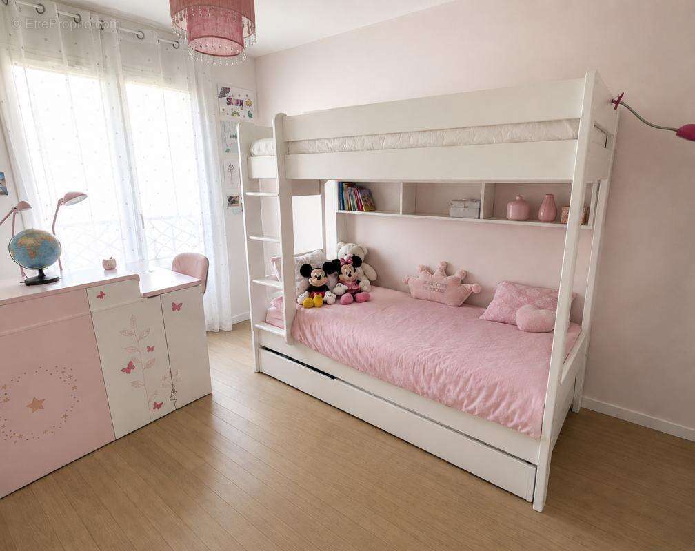 Appartement à LEVALLOIS-PERRET