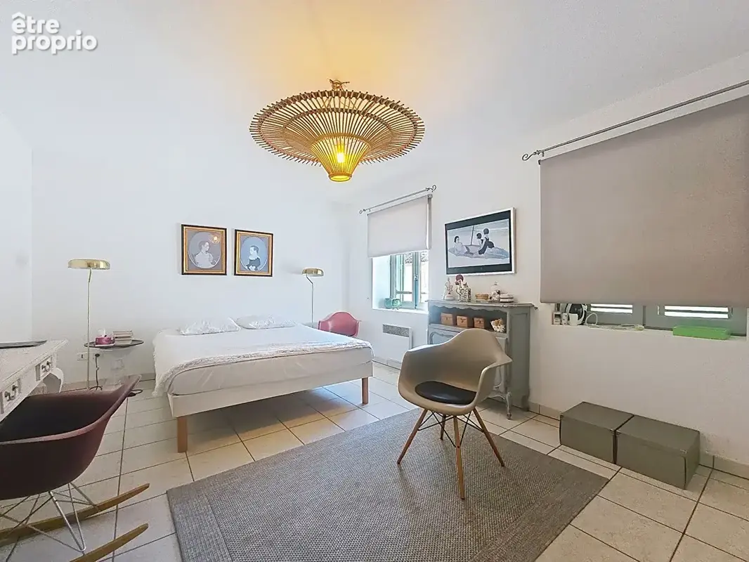 Villeneuve-lès-Avignon. Appartement 3 pièces de 102 m² avec ascenseur et parking - photo 9