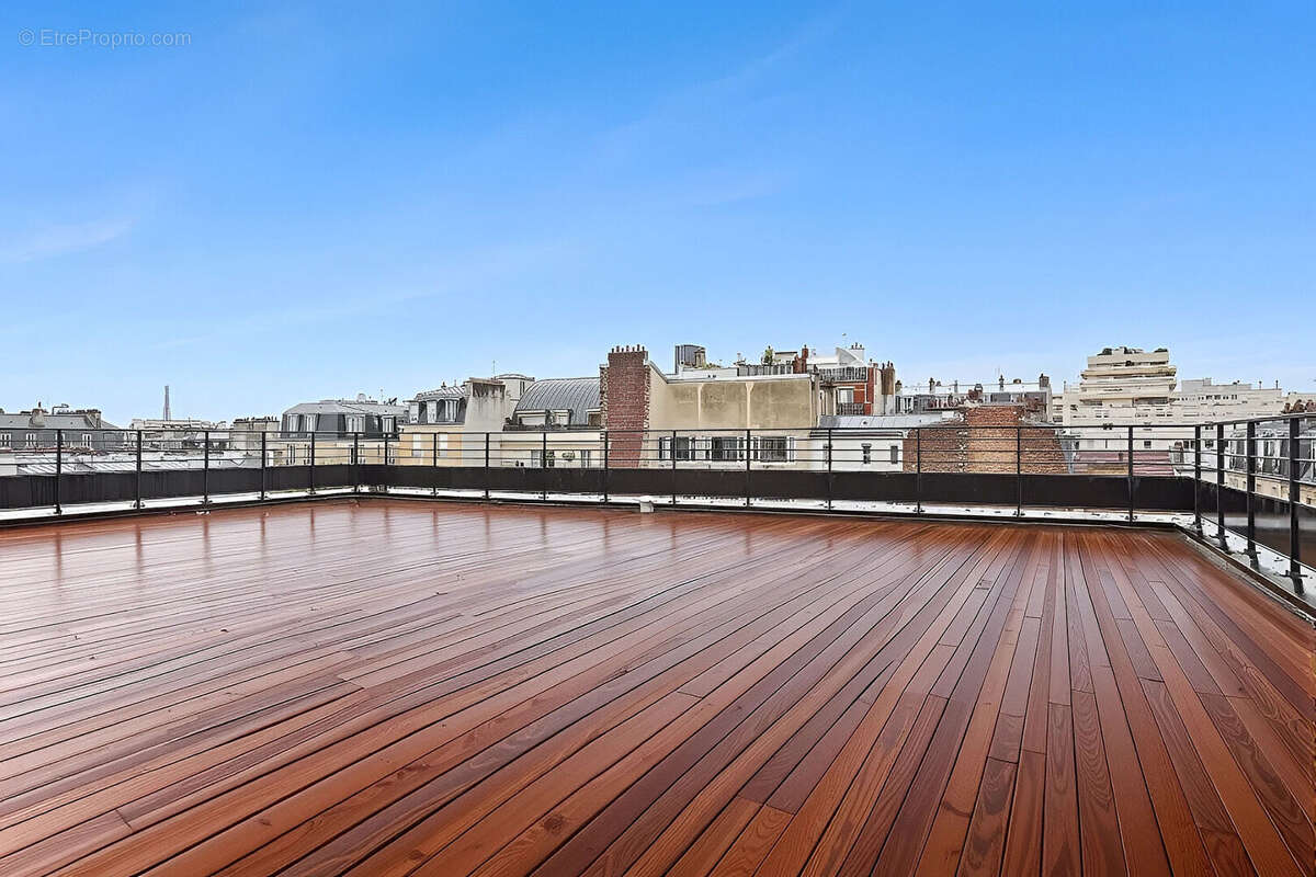 Appartement à PARIS-14E