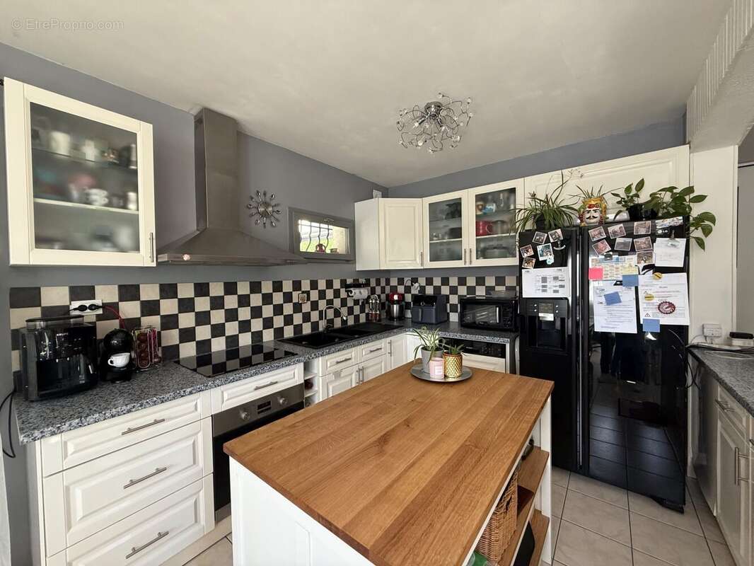 Maison à CHARNECLES