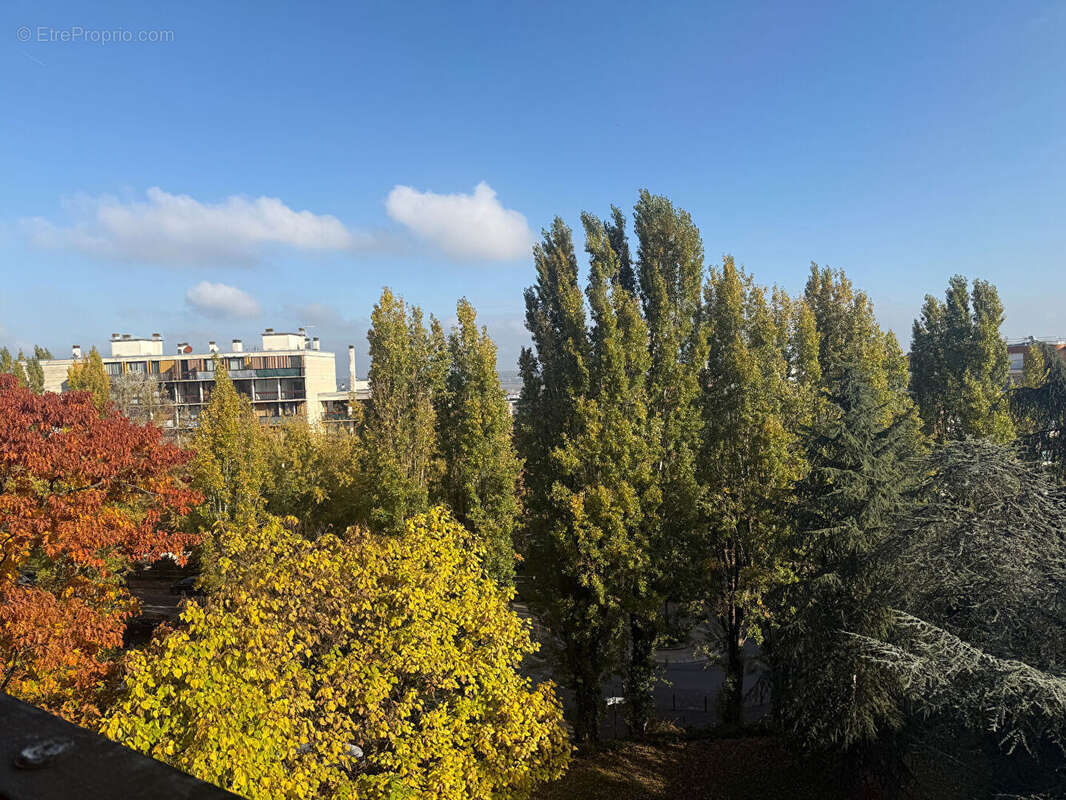 Appartement à FONTENAY-LE-FLEURY