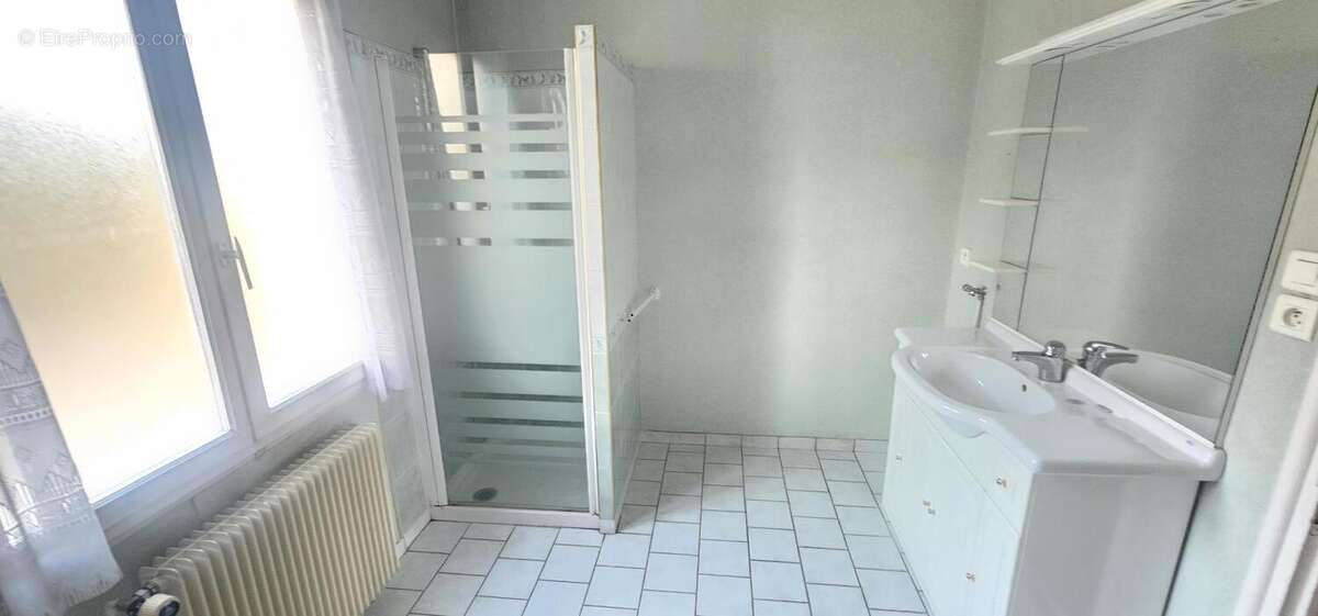 Maison à SAINT-GEORGES-DE-RENEINS