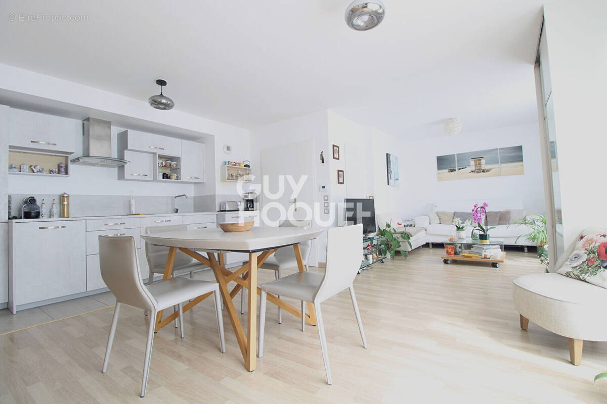 Appartement à OZOIR-LA-FERRIERE