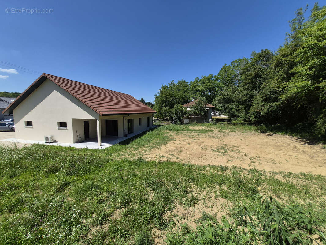 Maison à CHAZEY-BONS