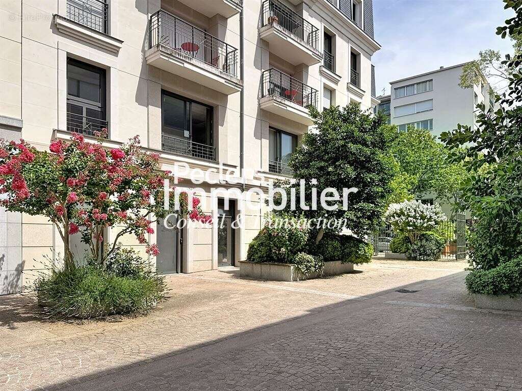 Rueil-Malmaison – Centre Ville - Parc de l'amitié - Bel appartement 3 pièces dernier étage de 74,93 - photo 7