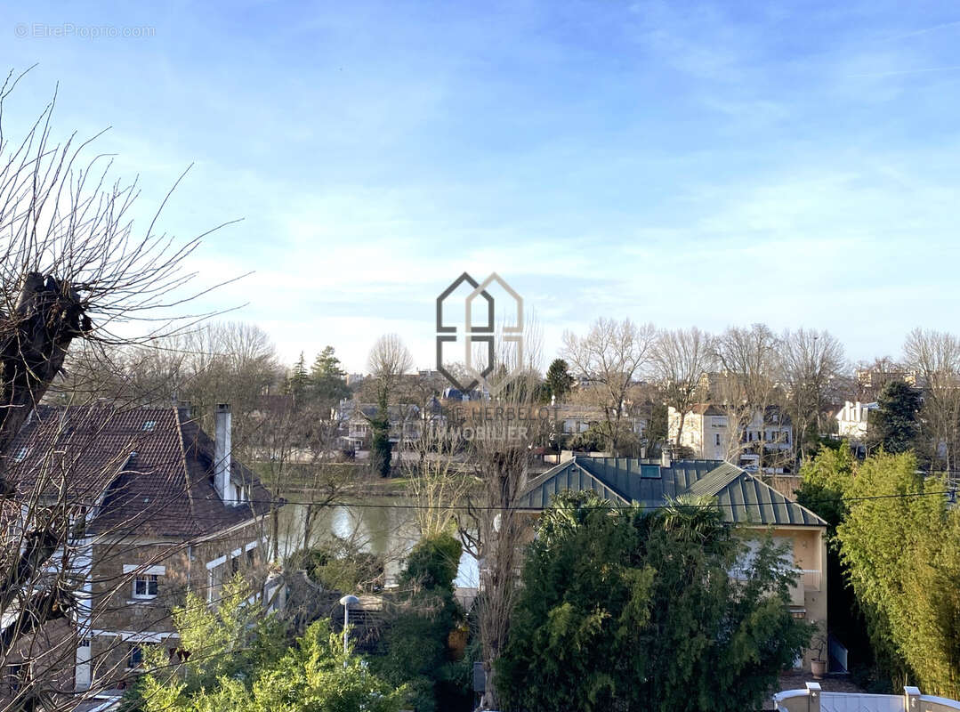 Maison à CHENNEVIERES-SUR-MARNE