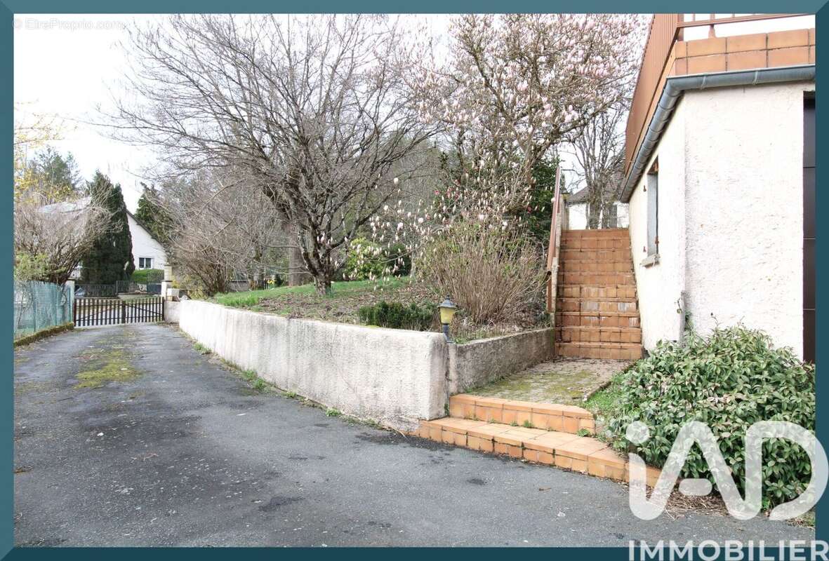 Maison 180 m² à Sarran  - photo 4