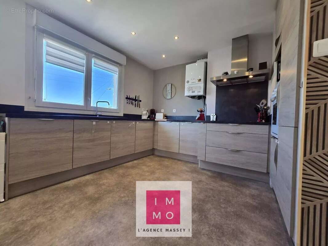 Appartement à AUREILHAN