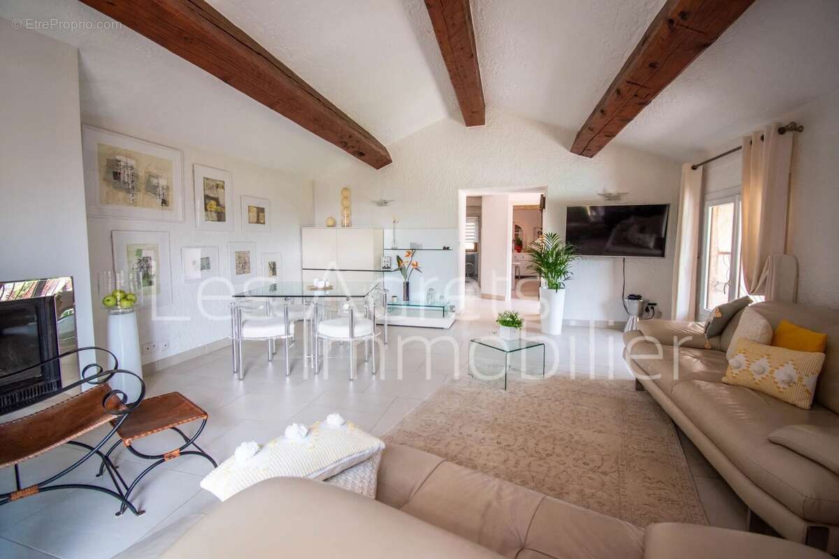 Maison à LES ADRETS-DE-L&#039;ESTEREL