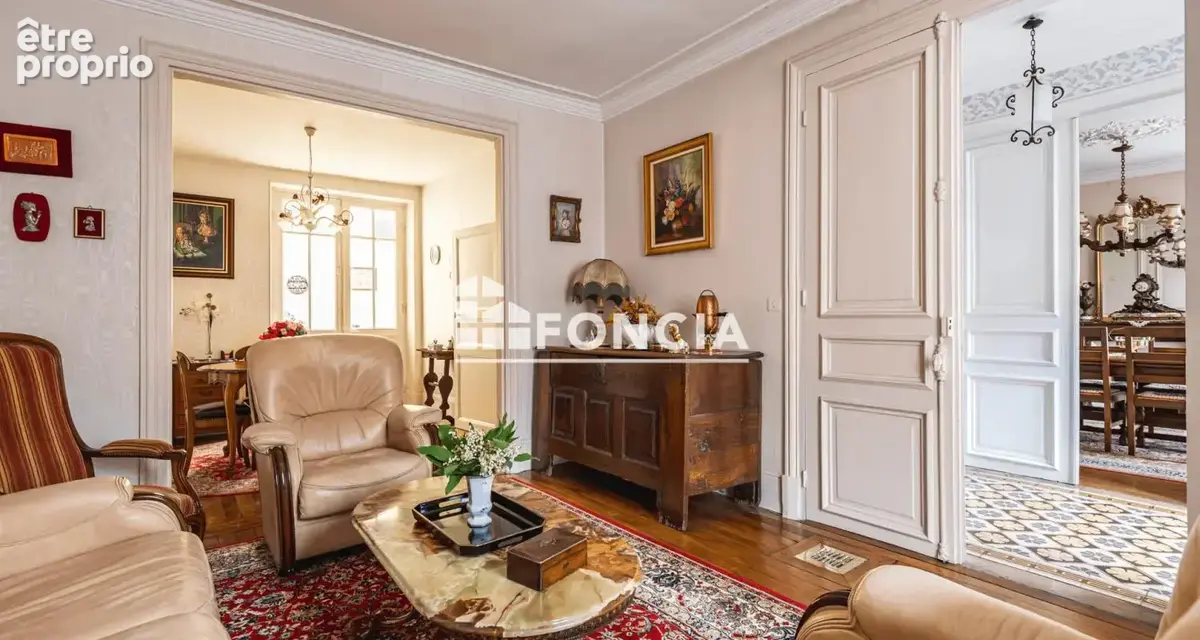 Proche centre-ville de Château-Thierry – Maison bourgeoise de caractère de 154 m² avec cour, dépendance, garage et grenier aména - photo 4