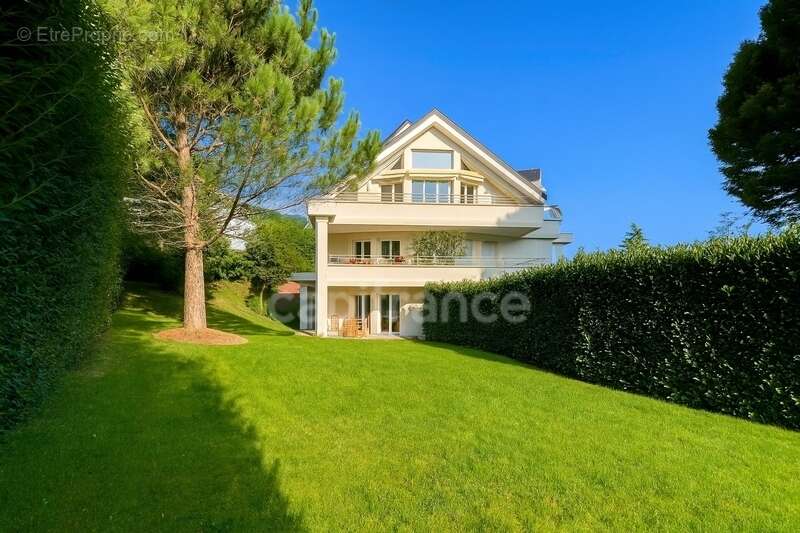 Appartement à DIVONNE-LES-BAINS