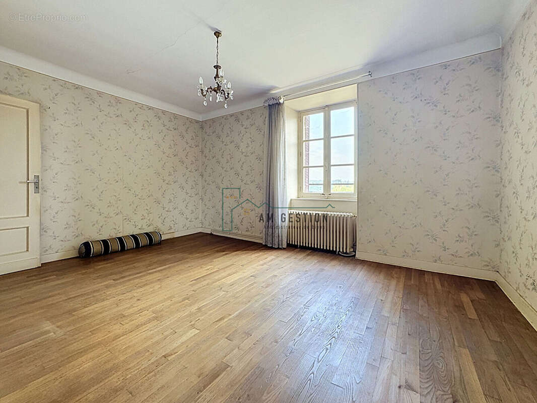 ensemble immobilier maison 141m2 et granges - photo 10