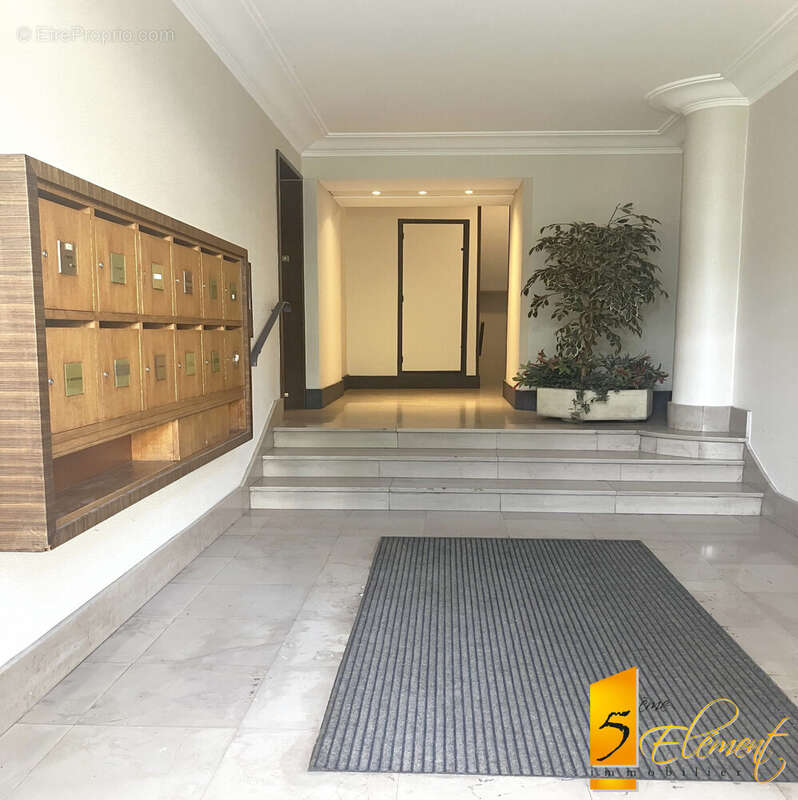 Appartement 52 m² à Lyon-8e  - photo 2