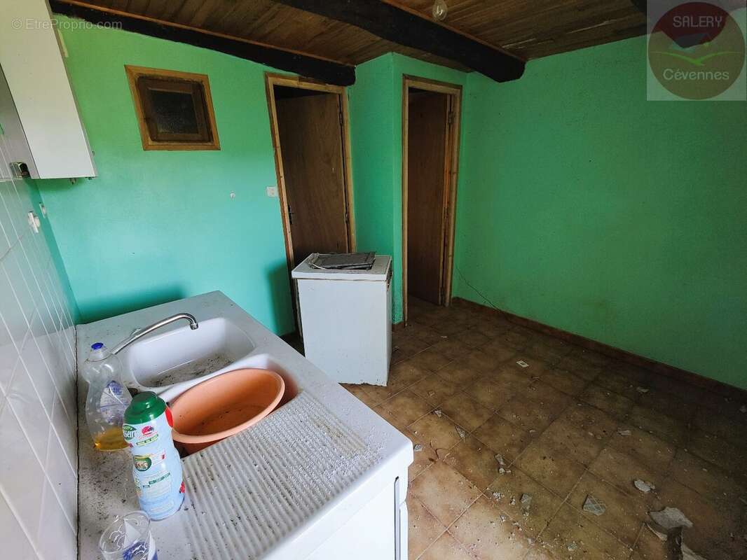 Maison à SAINT-MARTIN-DE-LANSUSCLE