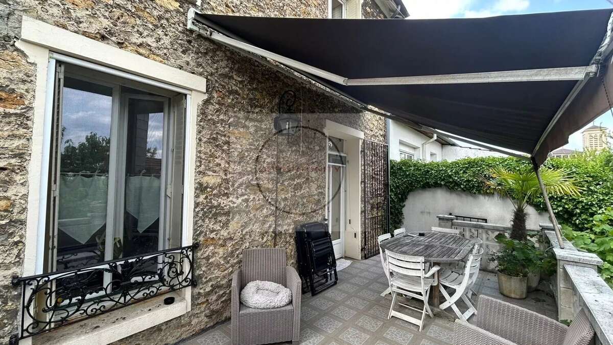 Maison 130 m² à Bondy  - photo 3