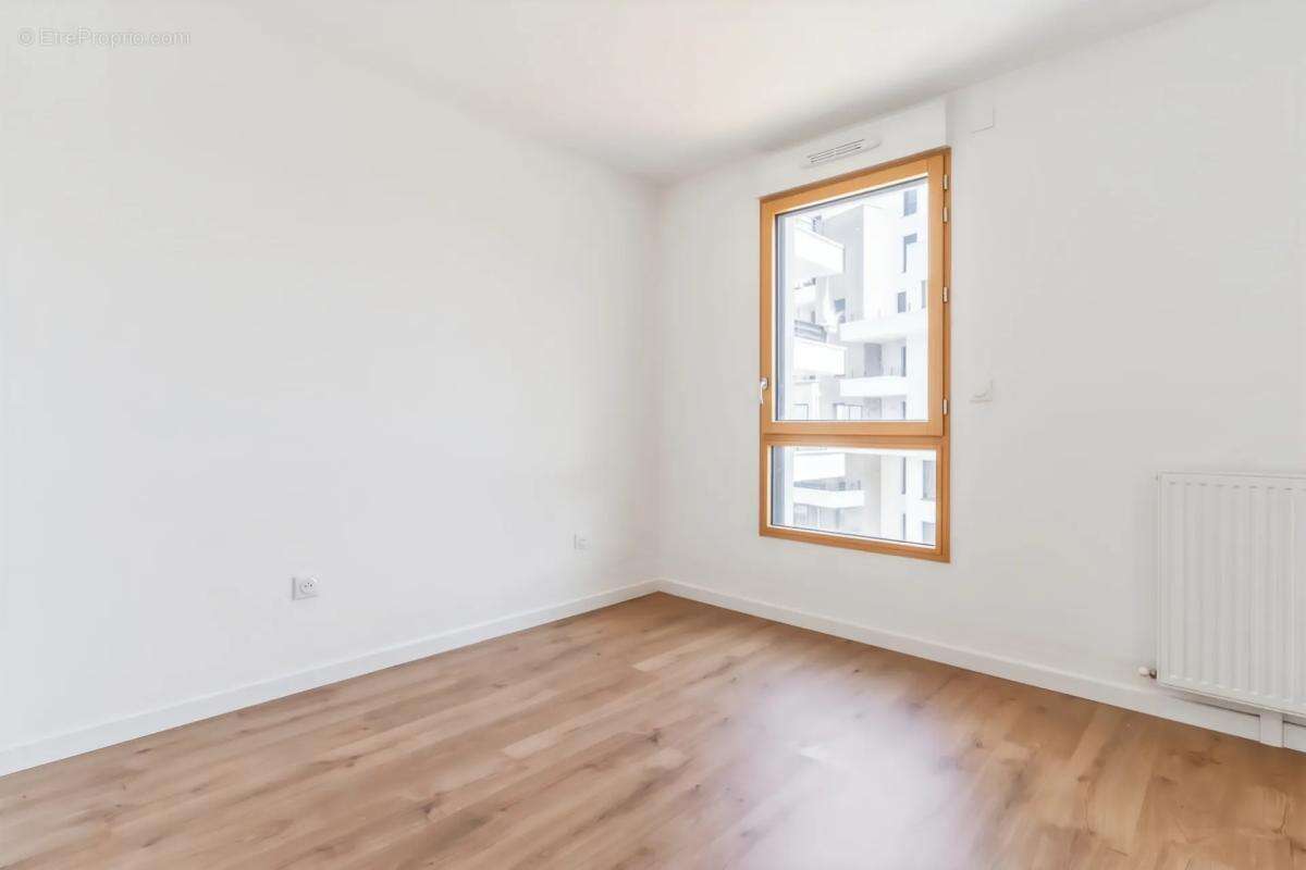 Duplex lumineux avec séjour impressionnant à double hauteur - photo 6
