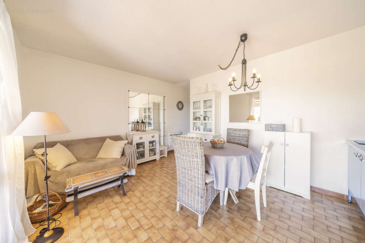 Appartement à LA CROIX-VALMER