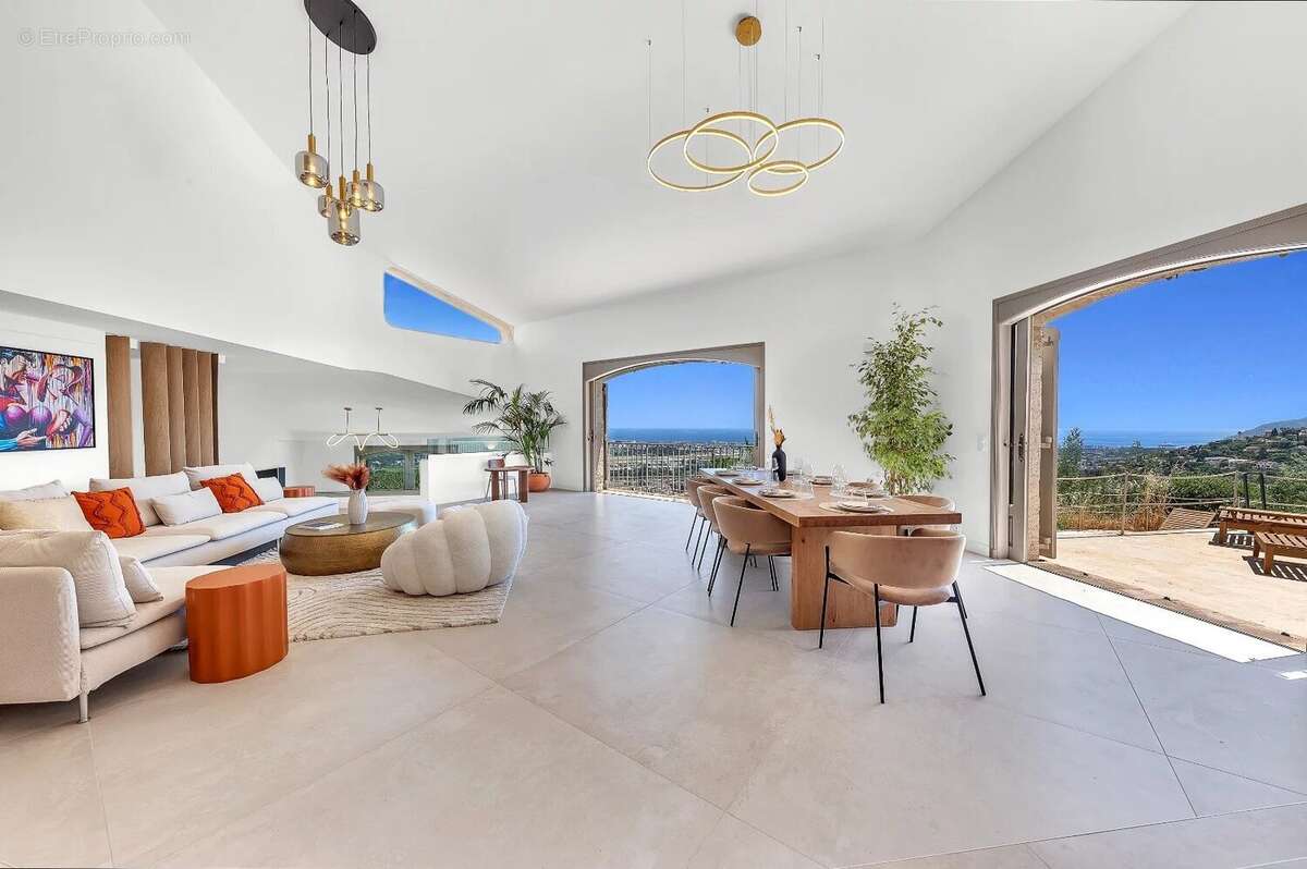 Maison à MANDELIEU-LA-NAPOULE