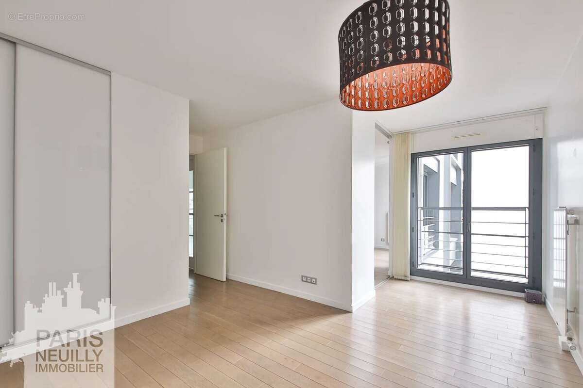 Appartement à PARIS-11E