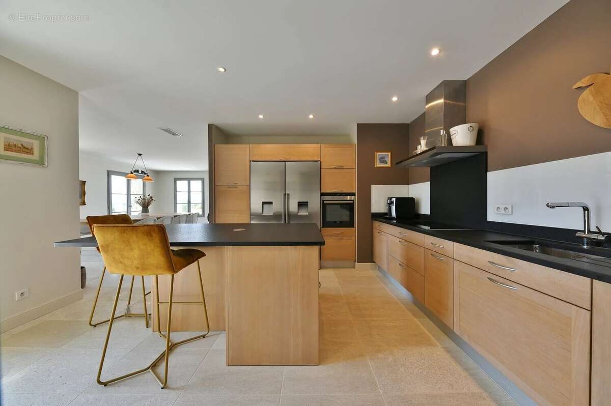 Unique propriété avec piscine et vue panoramique - photo 6