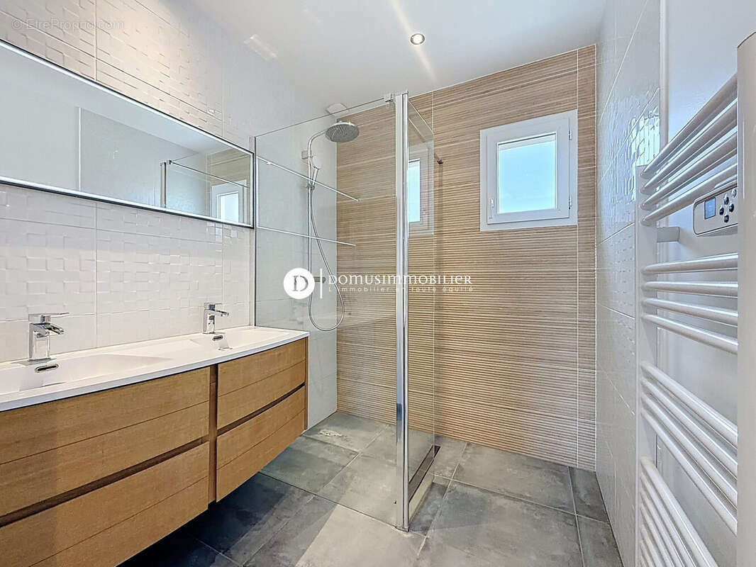 Appartement à SAINT-SATURNIN-LES-AVIGNON