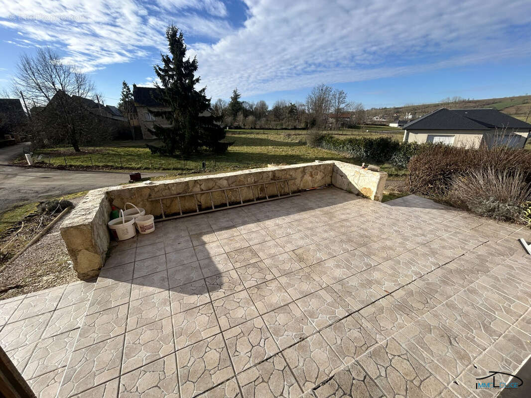 Maison à ANGLARS-SAINT-FELIX