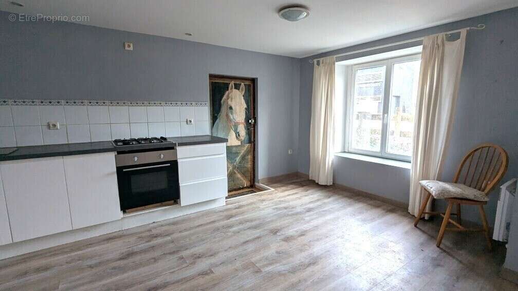 Maison à SAINT-MARTIN-DES-CHAMPS