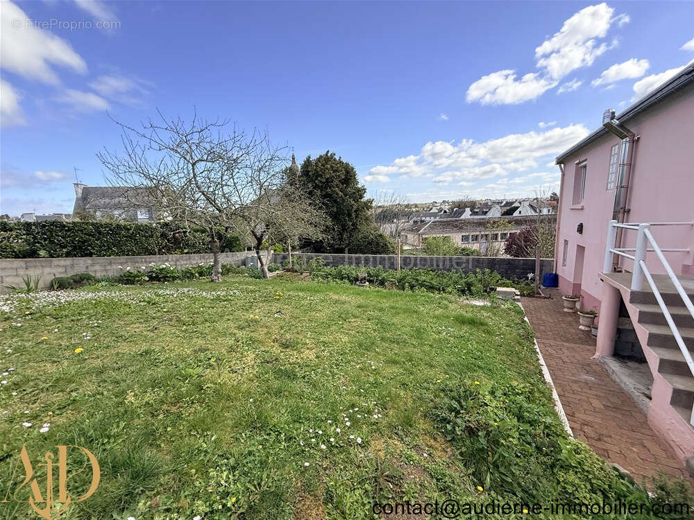 Maison à AUDIERNE